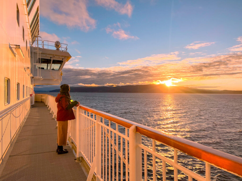 船上から拝む「サンライズ」