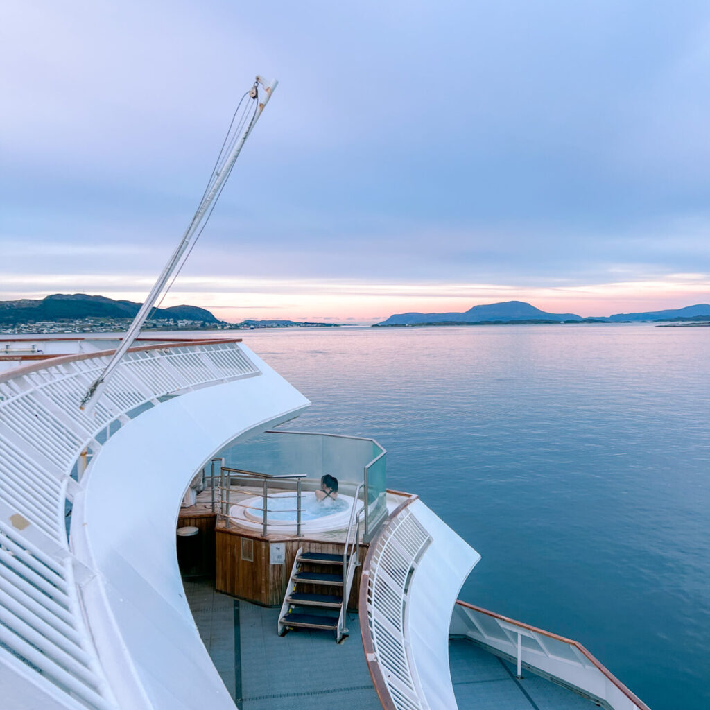 まるで"絶景温泉"の「ジャグジー」