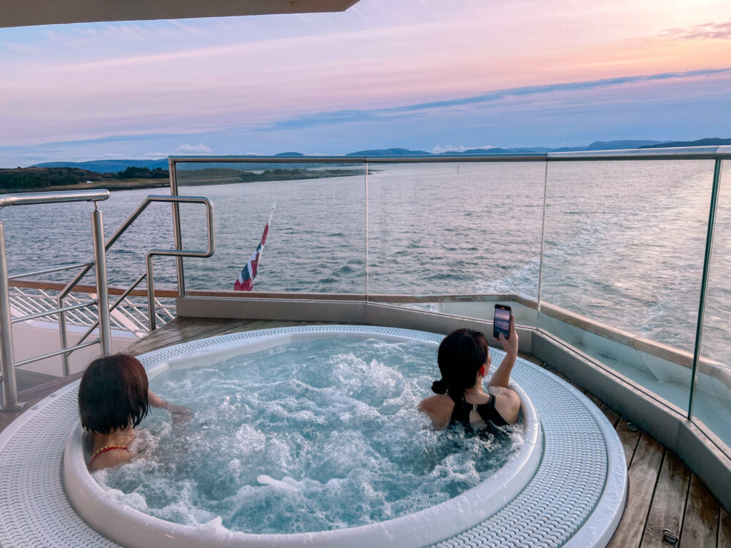 まるで"絶景温泉"の「ジャグジー」