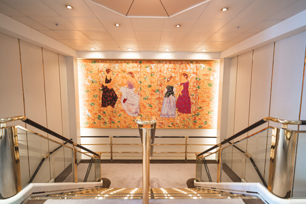 飛鳥Ⅱの美術品