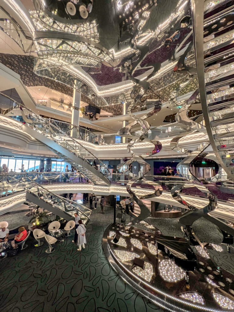 MSCベリッシマのモニュメント