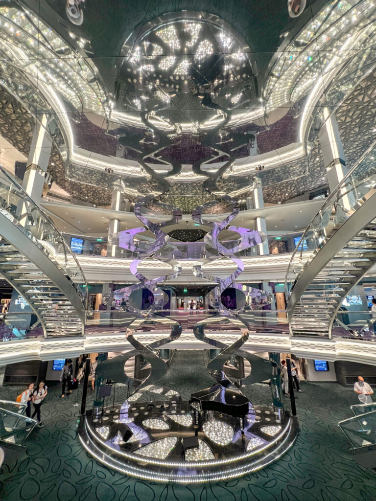 MSCベリッシマのモニュメント