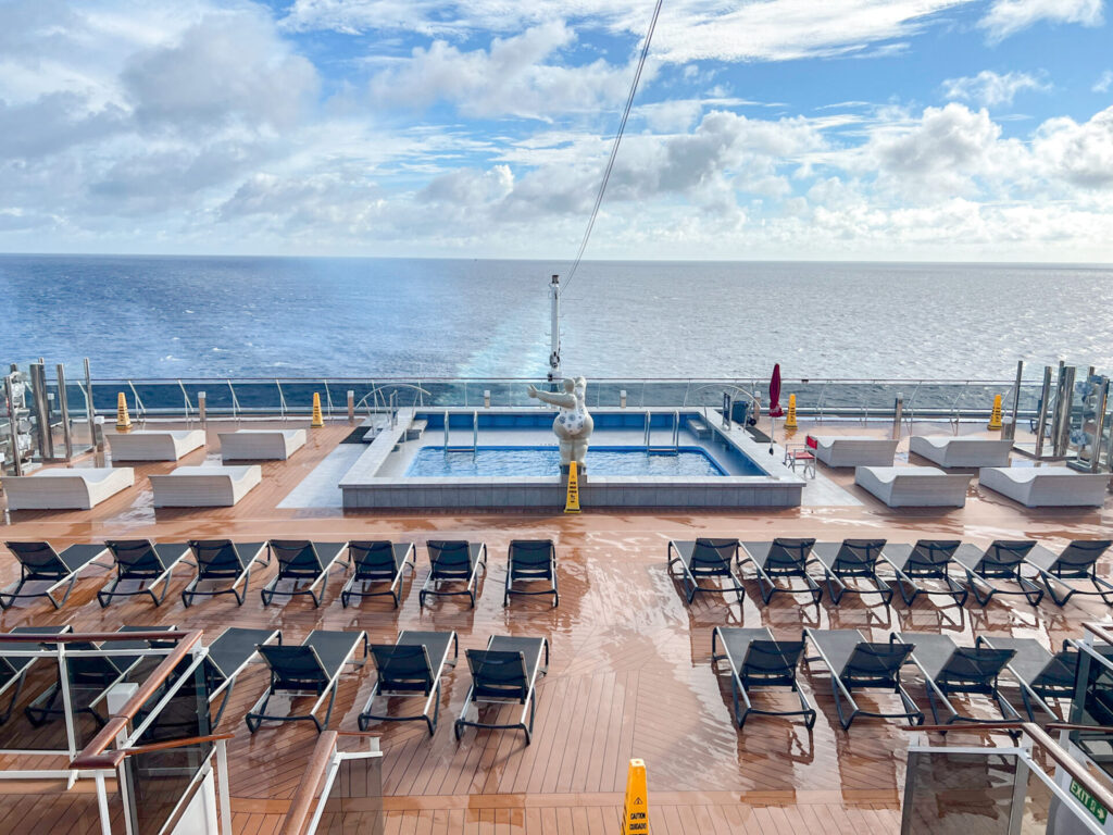 MSCベリッシマのプール