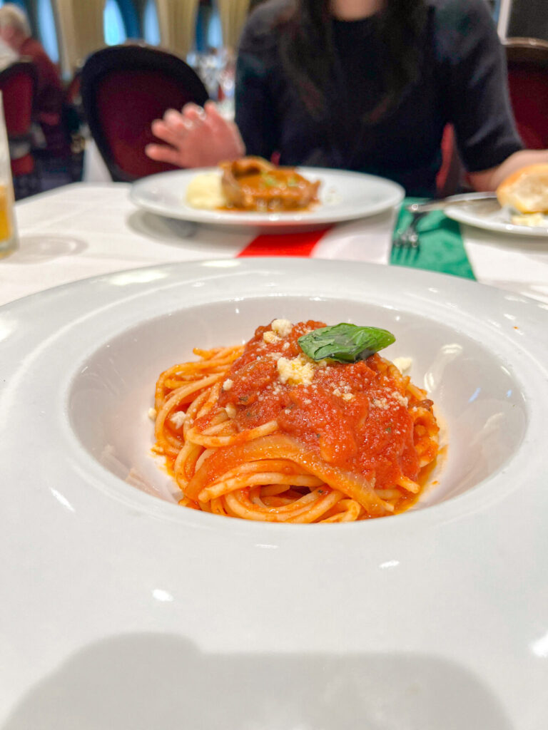 食にも飽きることがない豊富なレストラン