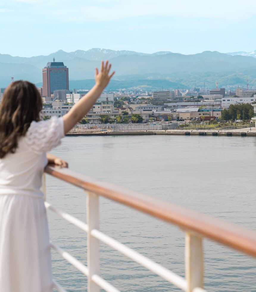 旅のはじまりは、金沢港から。 非日常は始まるクルーズ旅へ
